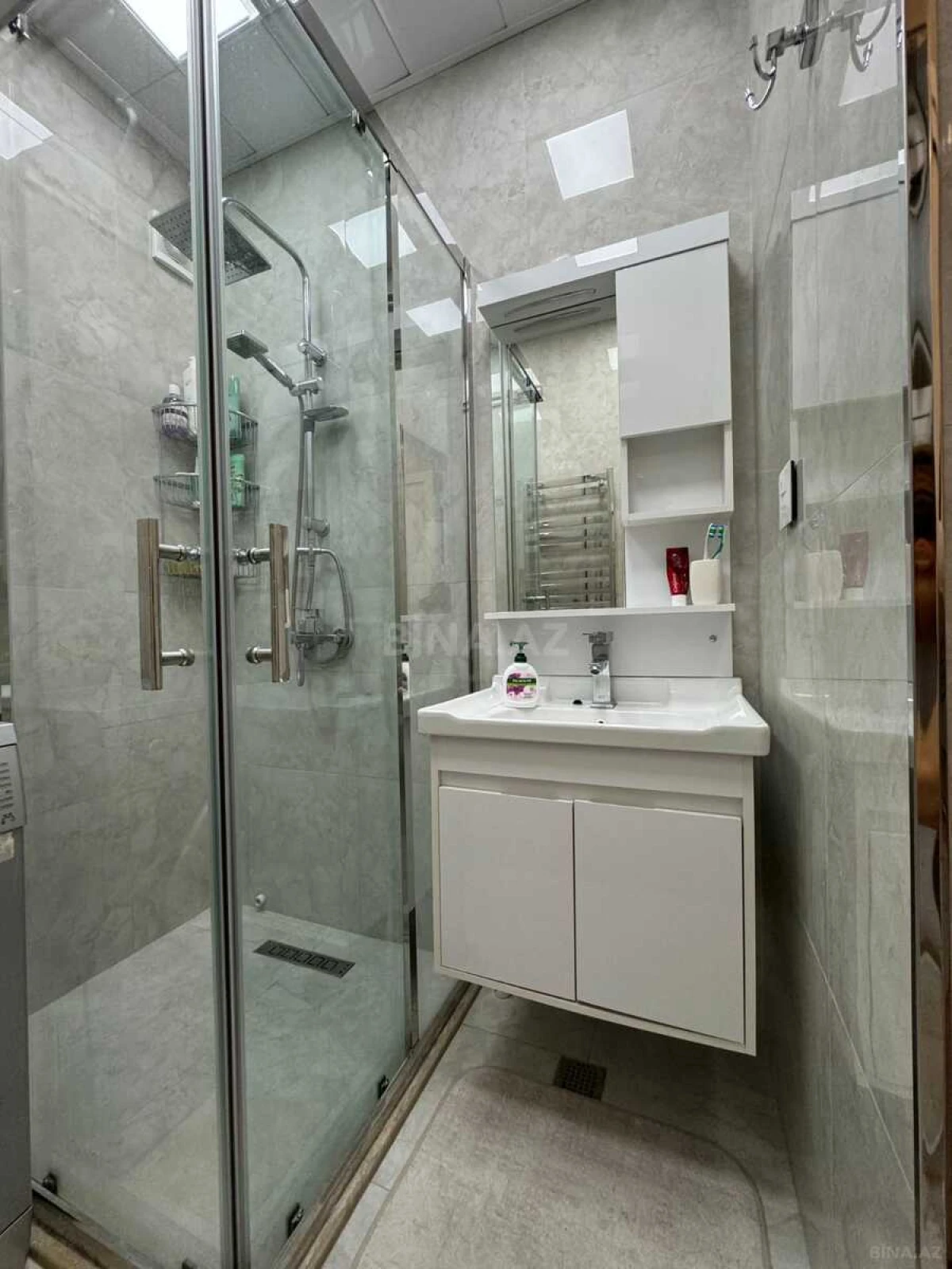 Satılır 2 otaqlı mənzil 60 m²