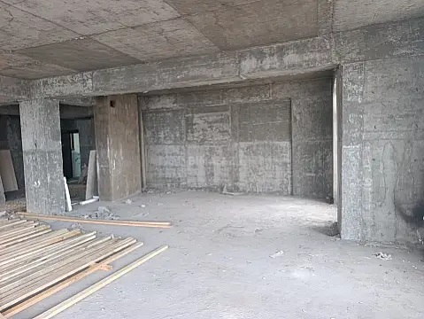 Satılır 4 otaqlı mənzil 272 m²