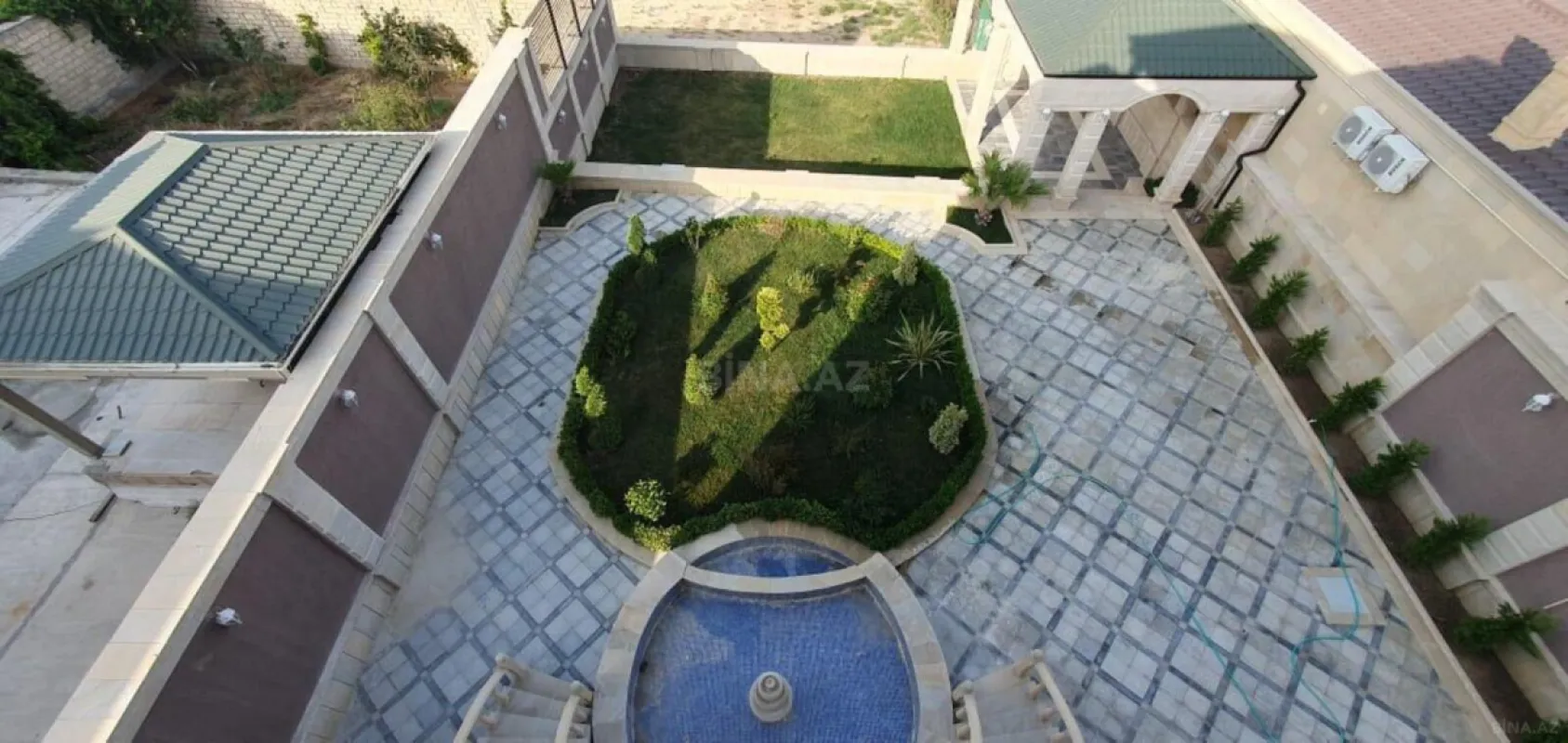 Satılır 10 otaqlı həyət evi 203 m²