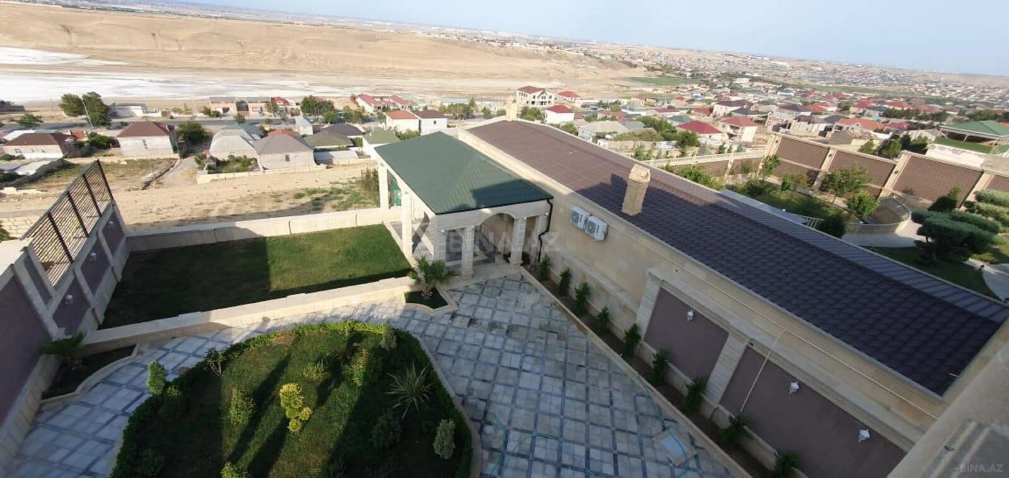 Satılır 10 otaqlı həyət evi 203 m²