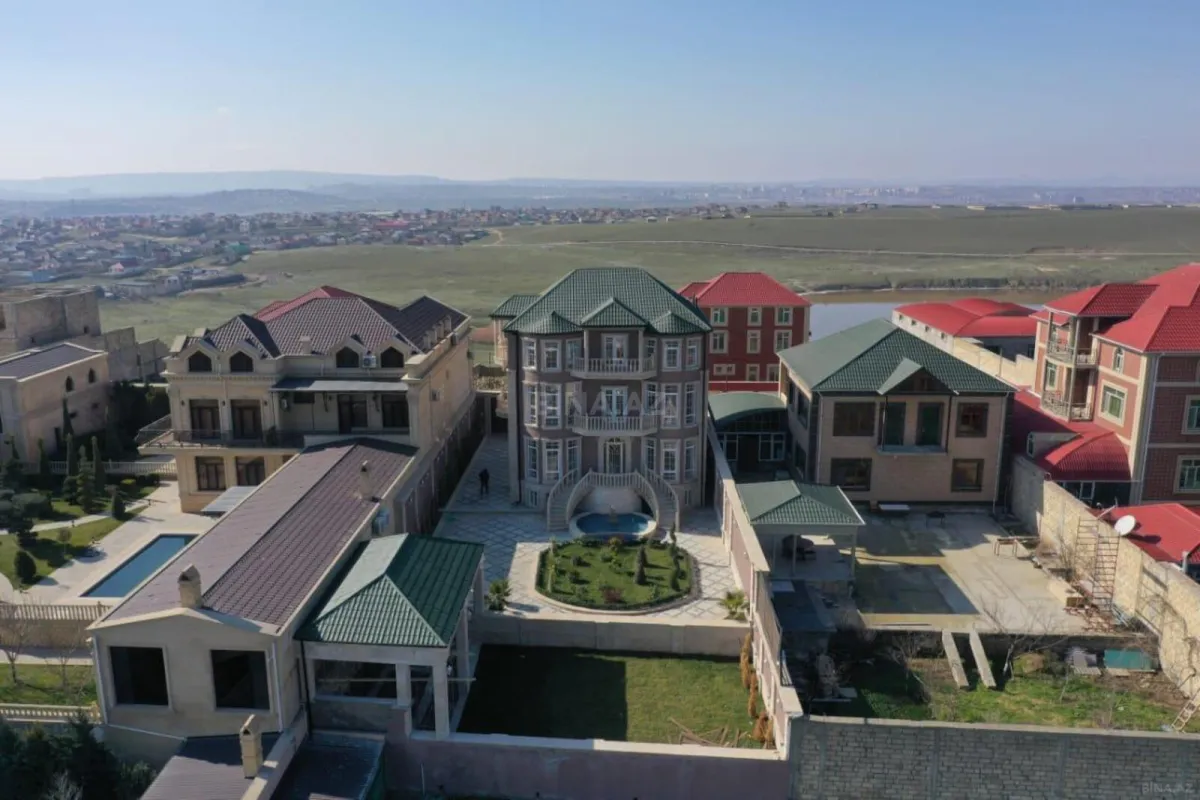 Satılır 10 otaqlı həyət evi 203 m²