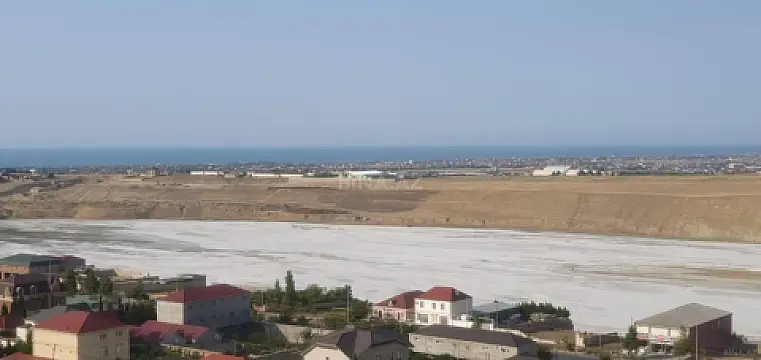 Satılır 10 otaqlı həyət evi 203 m²