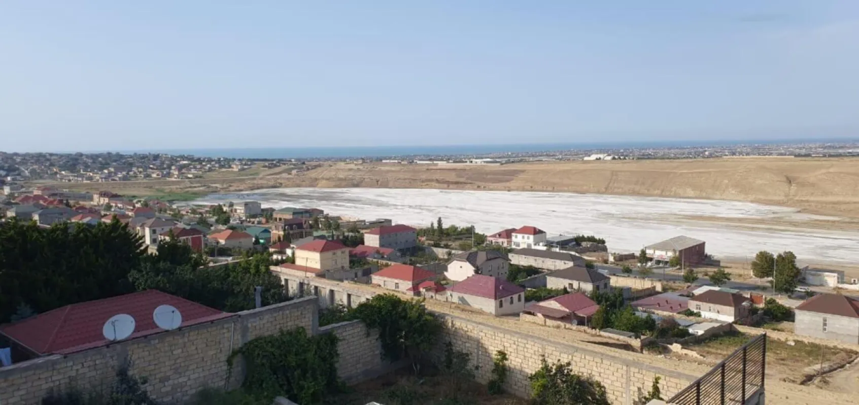 Satılır 10 otaqlı həyət evi 203 m²