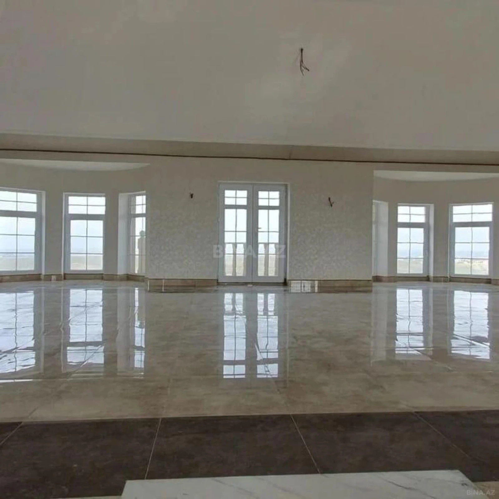 Satılır 10 otaqlı həyət evi 203 m²