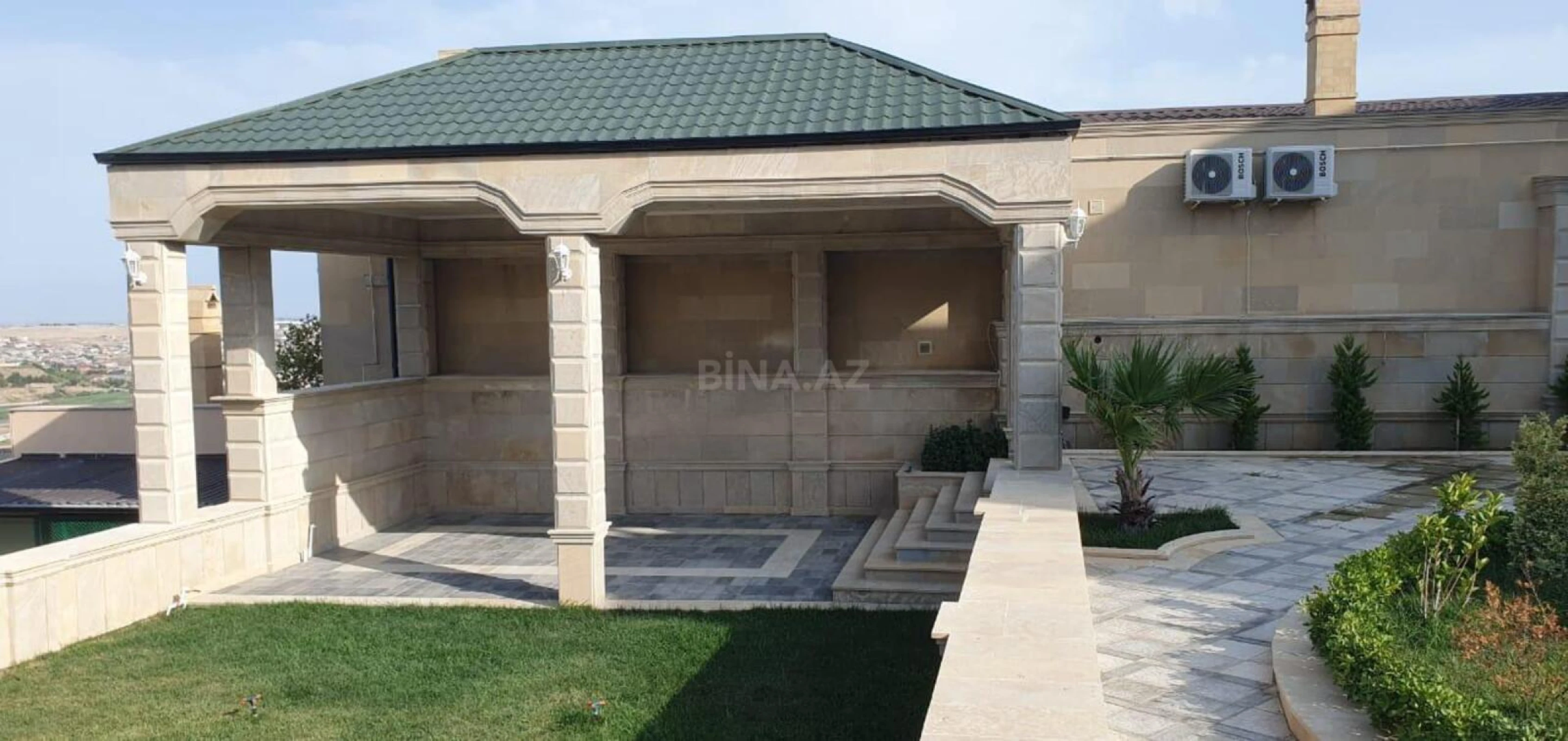 Satılır 10 otaqlı həyət evi 203 m²