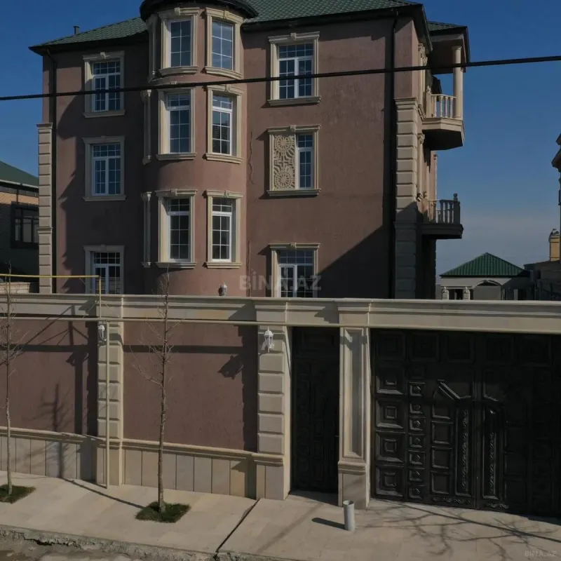 Satılır 10 otaqlı həyət evi 203 m²