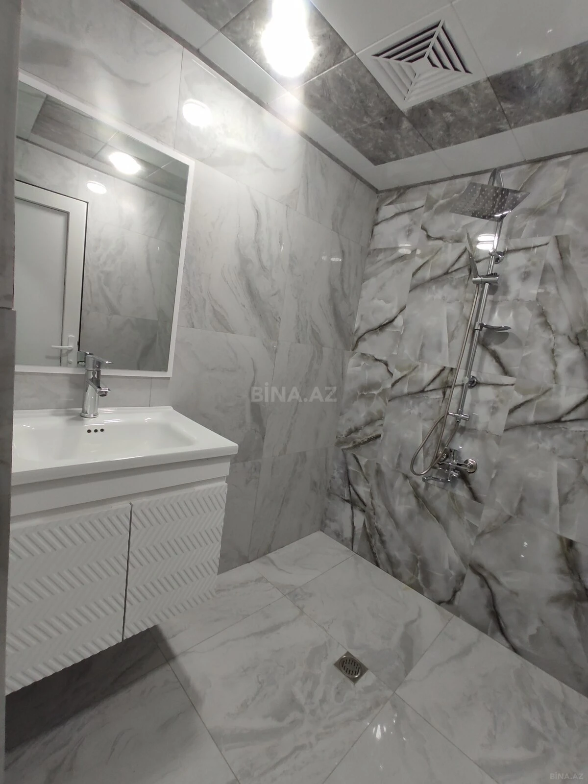 Satılır 3 otaqlı mənzil 75 m²