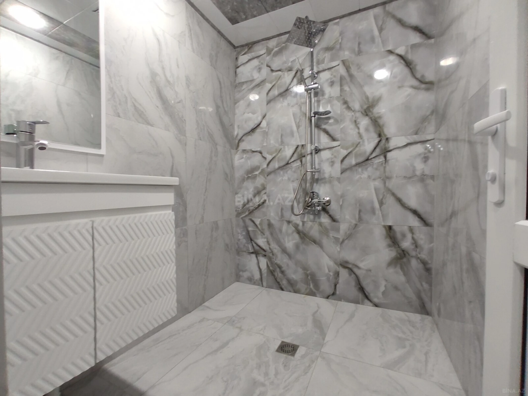 Satılır 3 otaqlı mənzil 75 m²