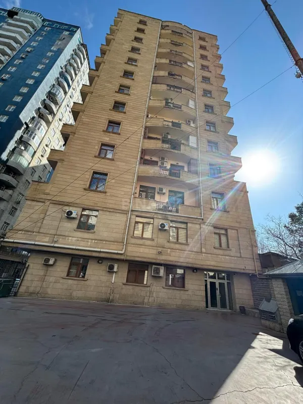 Kirayə verilir 2 otaqlı mənzil 76 m²
