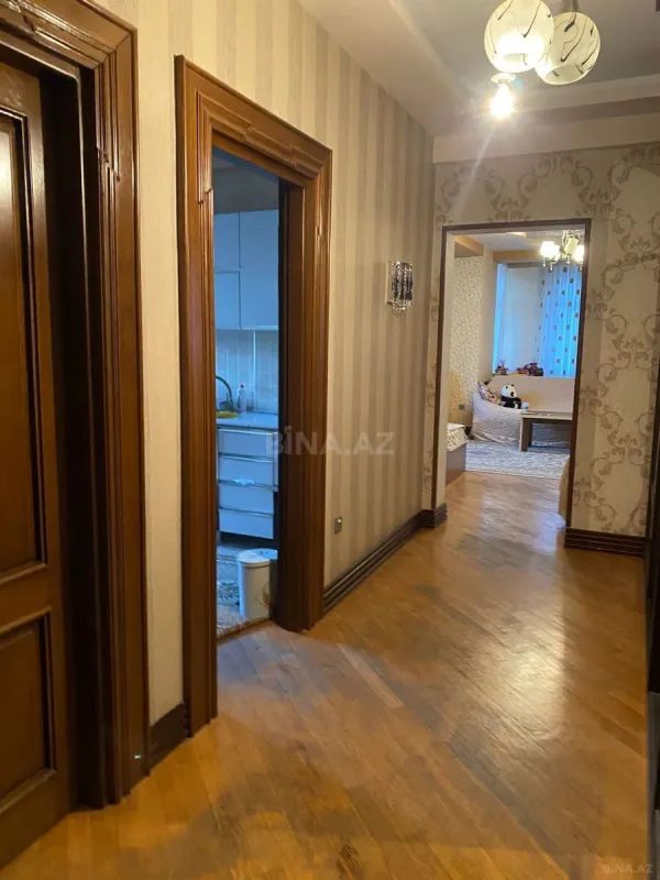 Kirayə verilir 2 otaqlı mənzil 76 m²