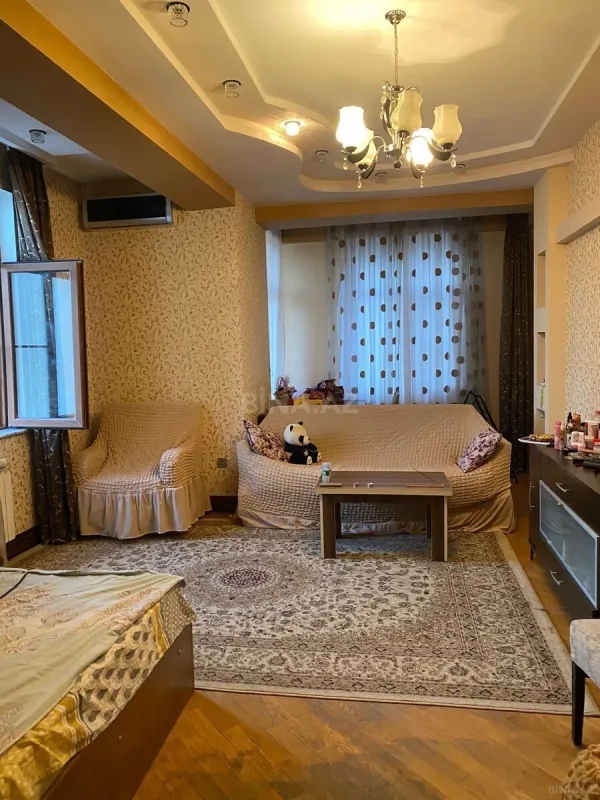 Kirayə verilir 2 otaqlı mənzil 76 m²