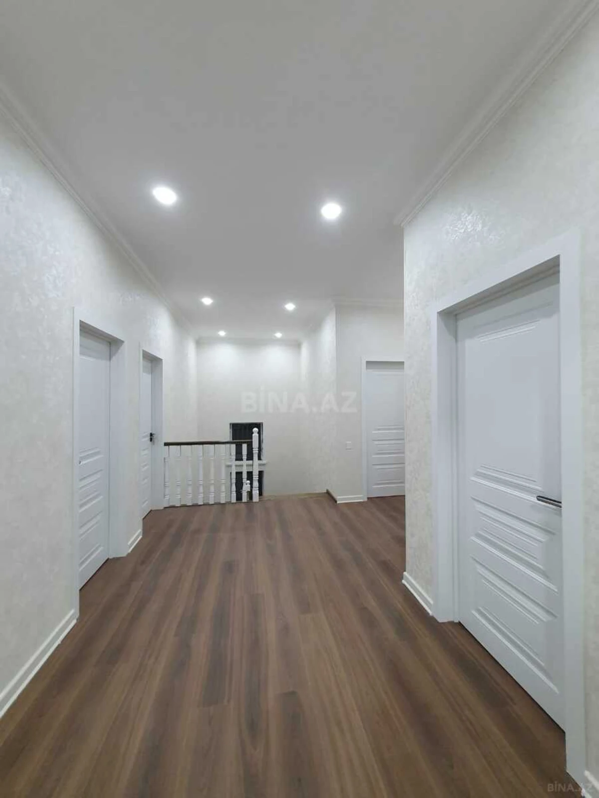 Satılır 6 otaqlı həyət evi 250 m²