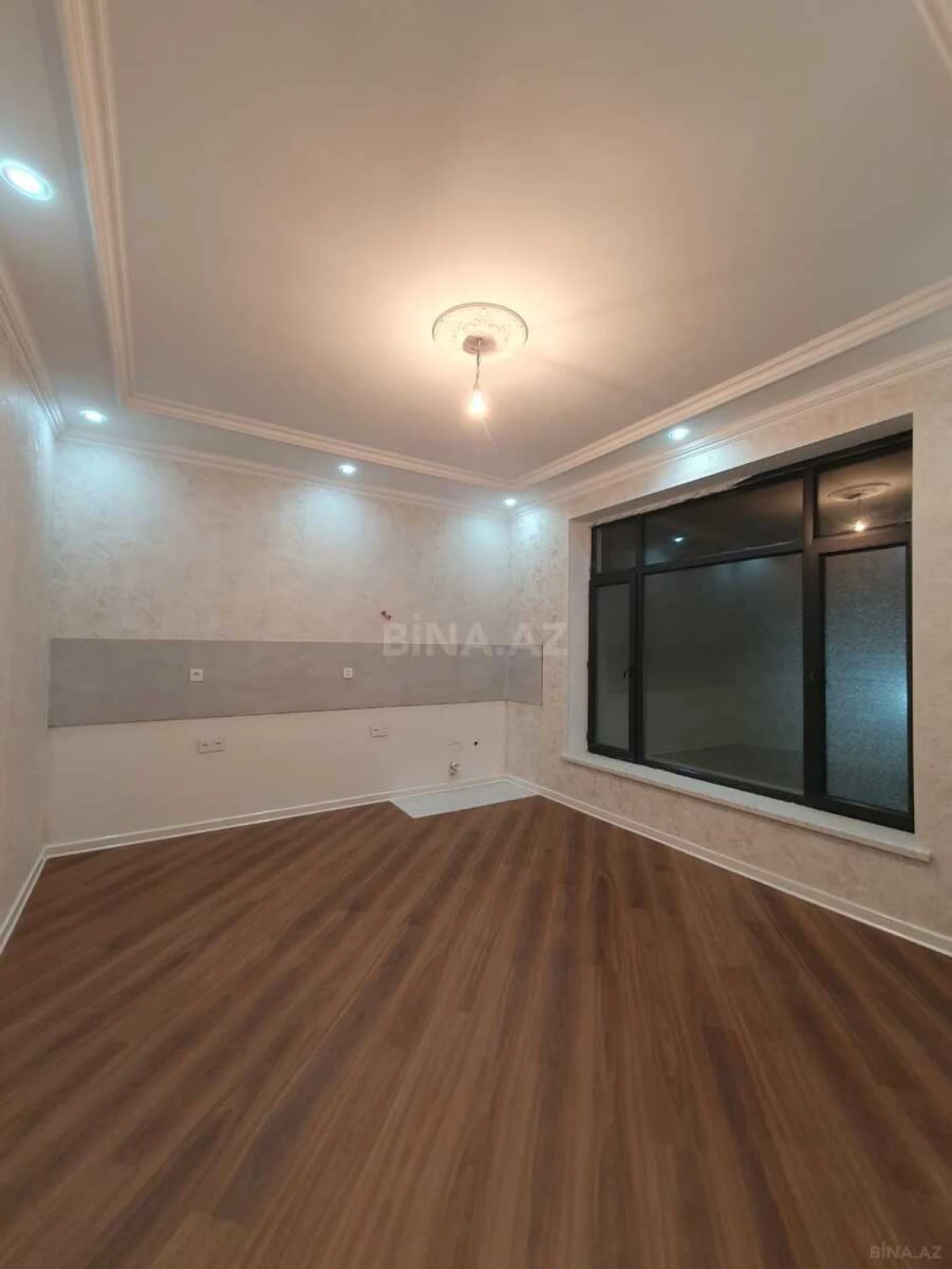 Satılır 6 otaqlı həyət evi 250 m²