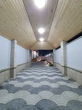 Satılır 6 otaqlı həyət evi 250 m²