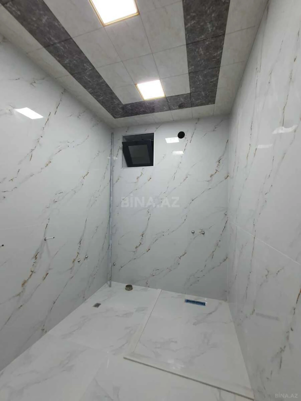 Satılır 6 otaqlı həyət evi 250 m²