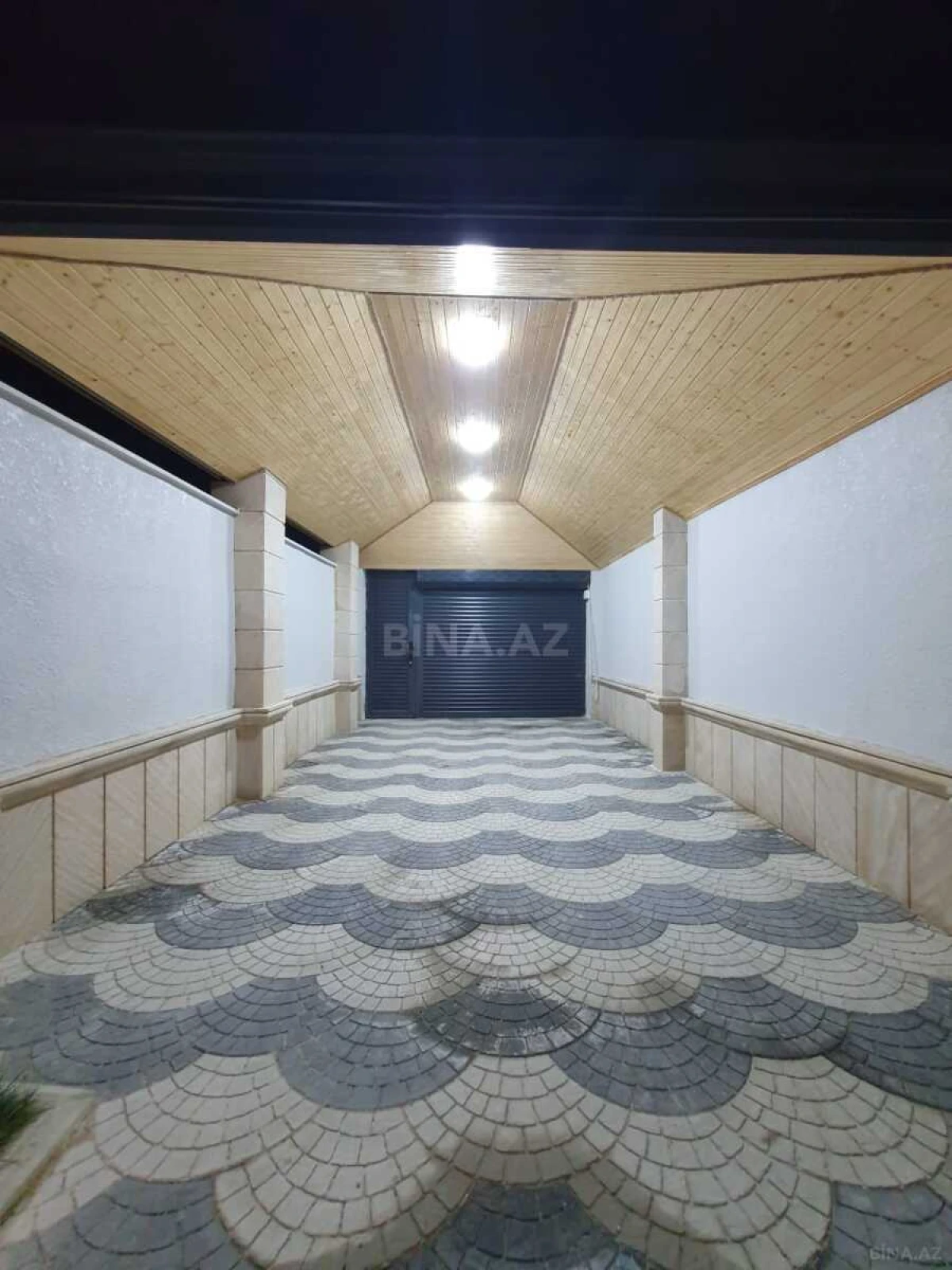 Satılır 6 otaqlı həyət evi 250 m²