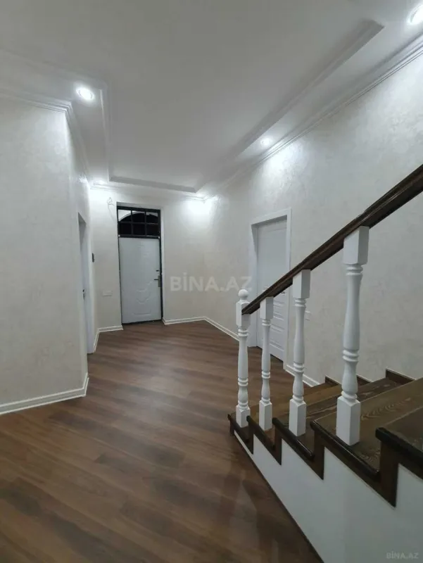 Satılır 6 otaqlı həyət evi 250 m²