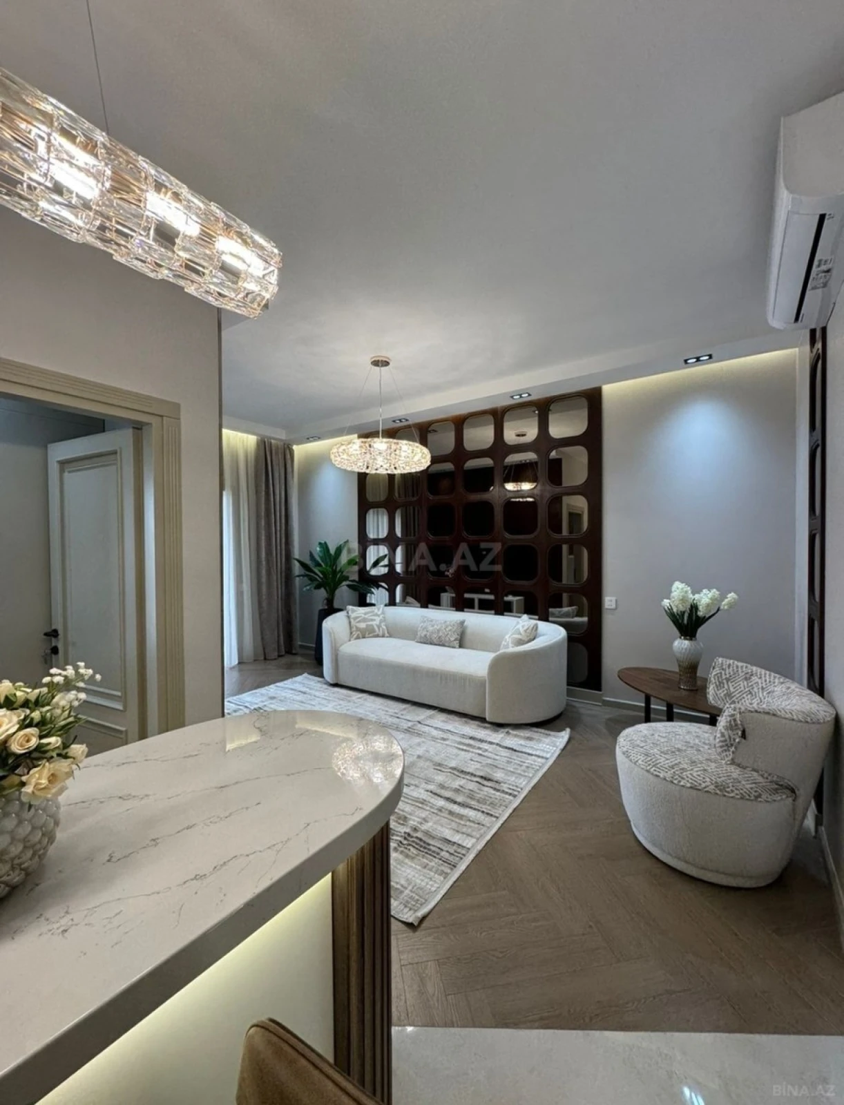 Satılır 2 otaqlı mənzil 68 m²