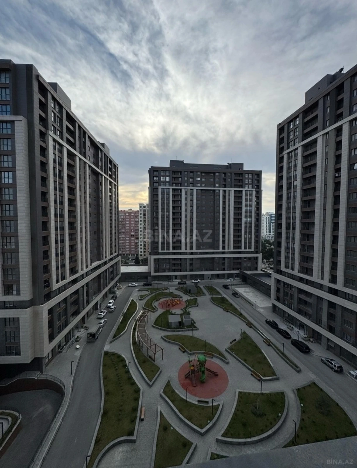 Satılır 2 otaqlı mənzil 68 m²