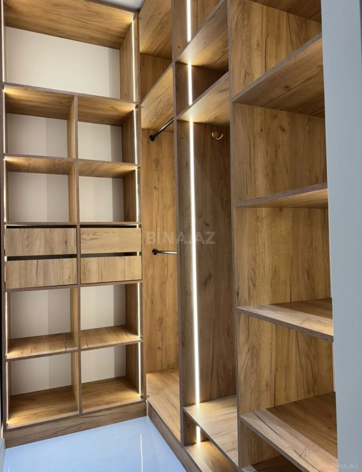 Satılır 2 otaqlı mənzil 68 m²