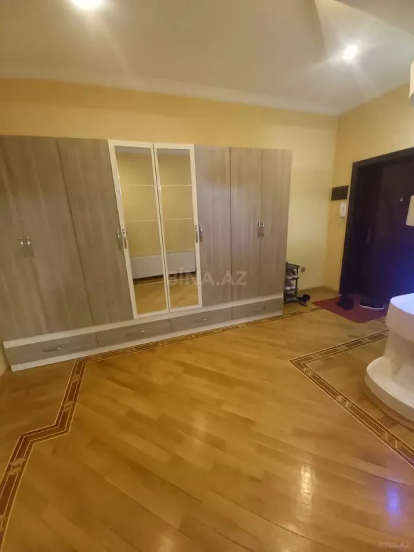 Satılır 3 otaqlı mənzil 120 m²