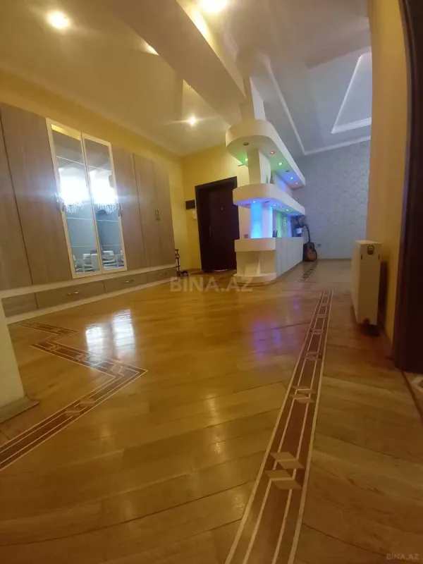 Satılır 3 otaqlı mənzil 120 m²