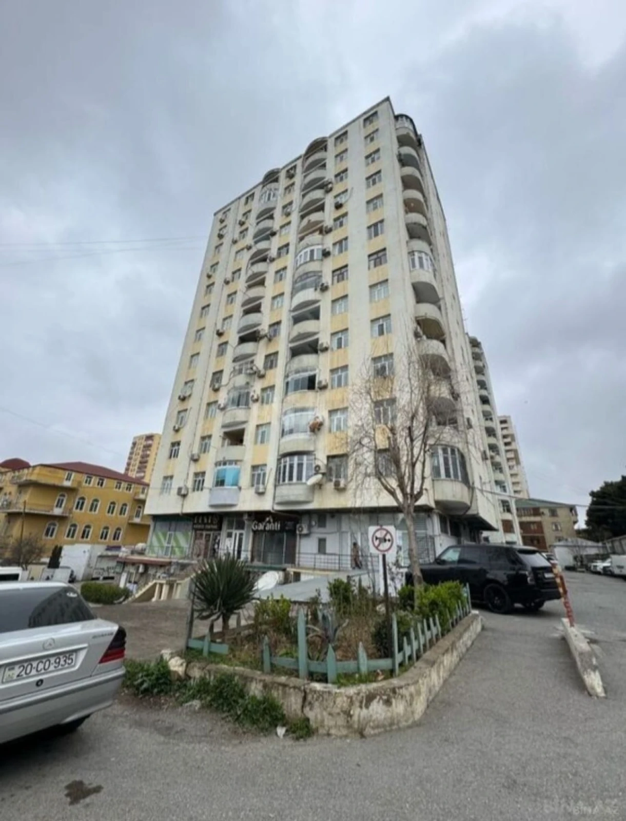 Satılır 3 otaqlı mənzil 120 m²