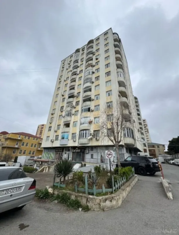 Satılır 3 otaqlı mənzil 120 m²