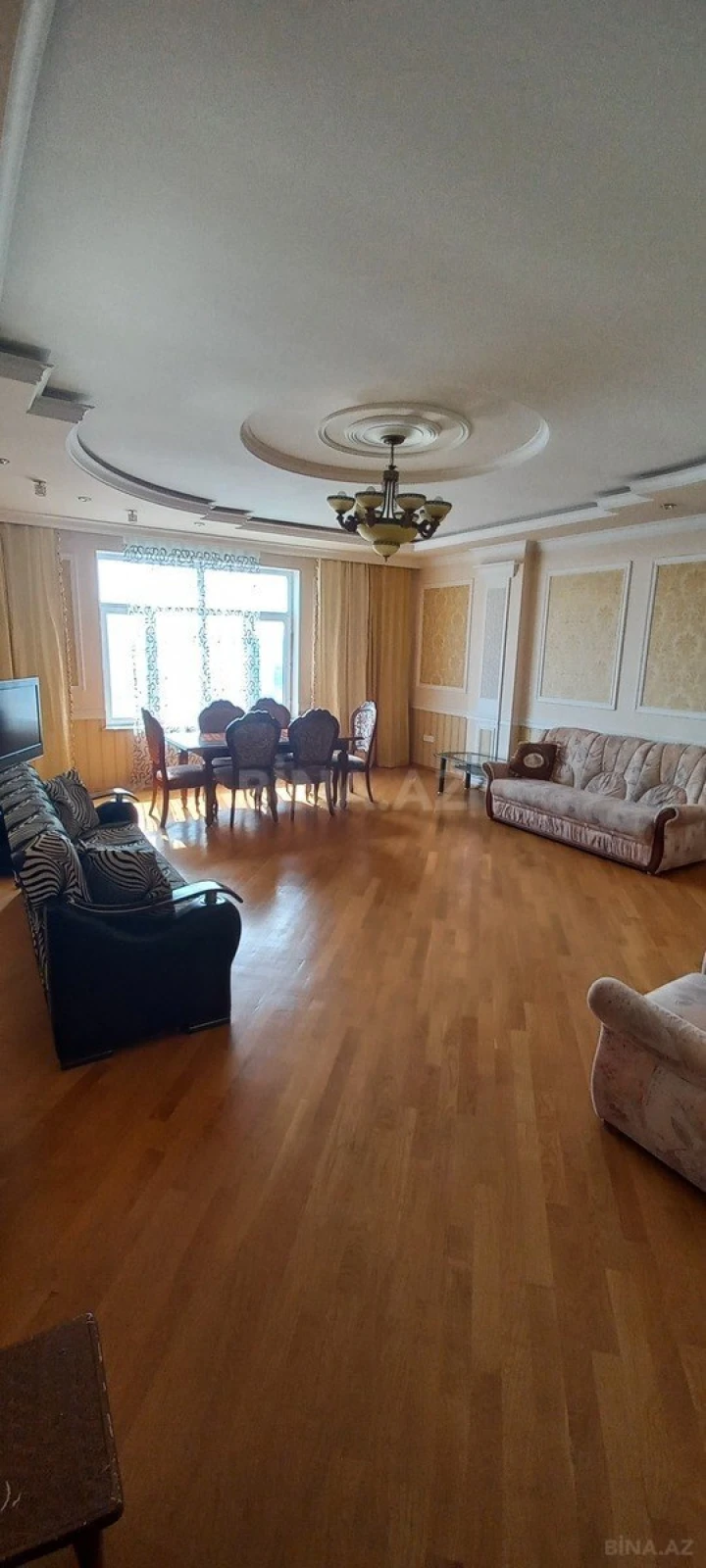 Kirayə verilir 3 otaqlı mənzil 132 m²