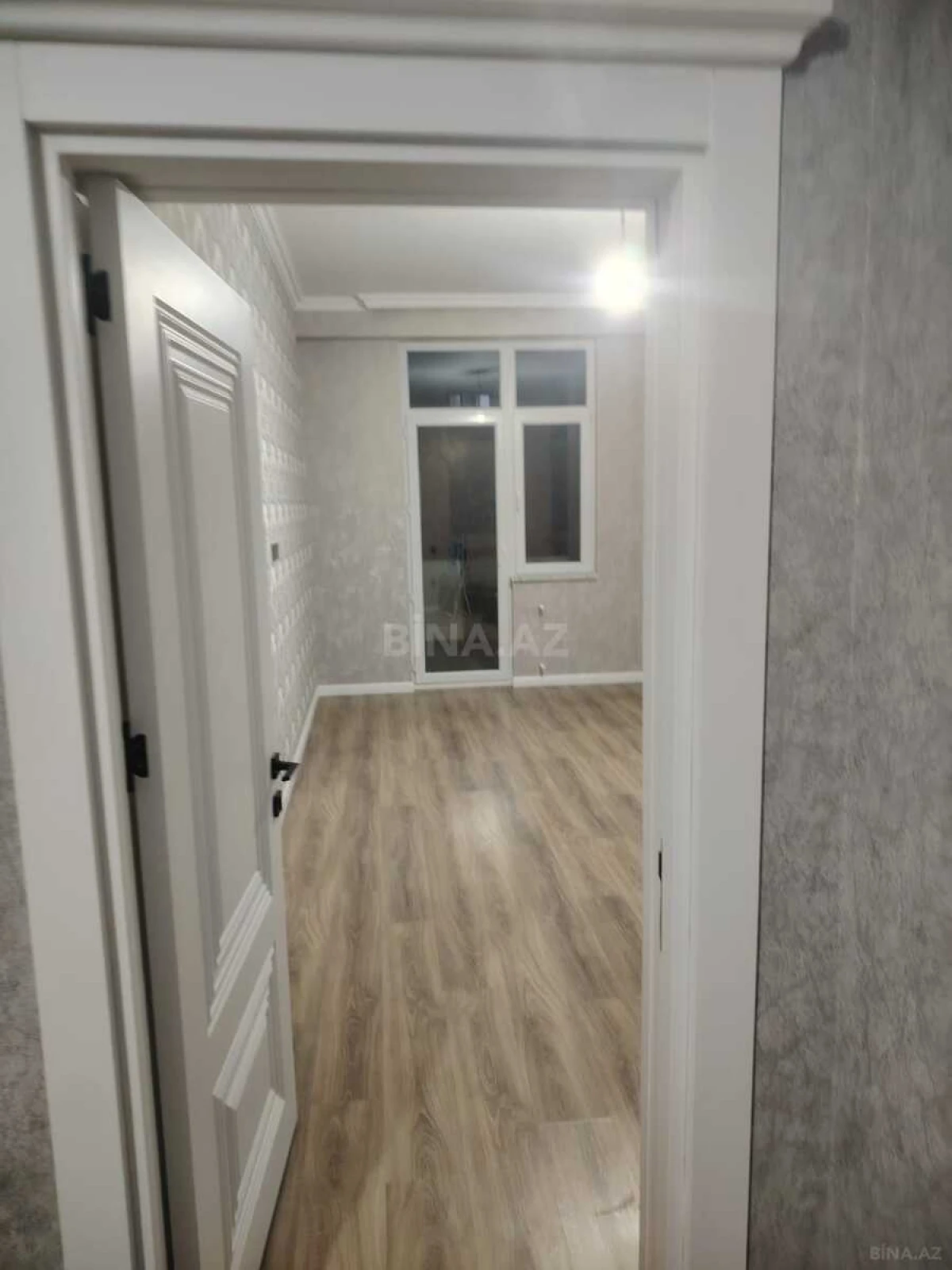 Satılır 2 otaqlı mənzil 83 m²