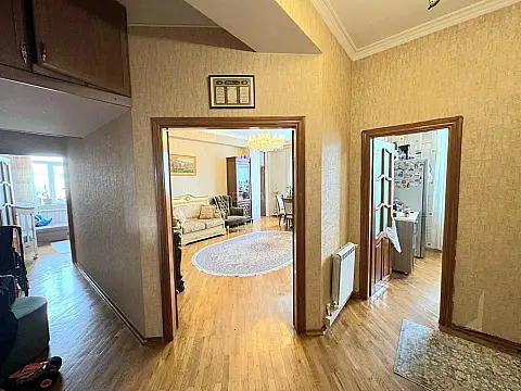 Satılır 3 otaqlı mənzil 96 m²