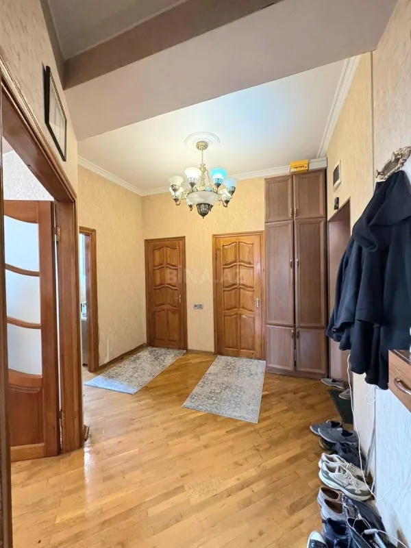 Satılır 3 otaqlı mənzil 96 m²