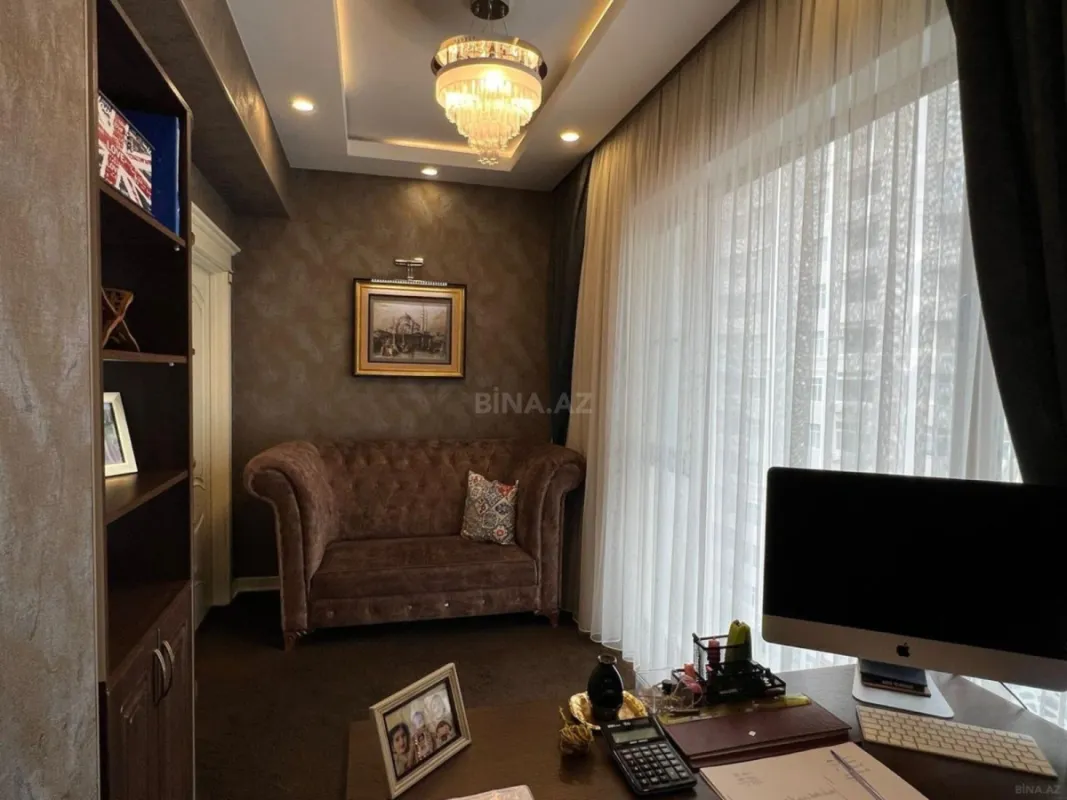Kirayə verilir 4 otaqlı mənzil 181 m²