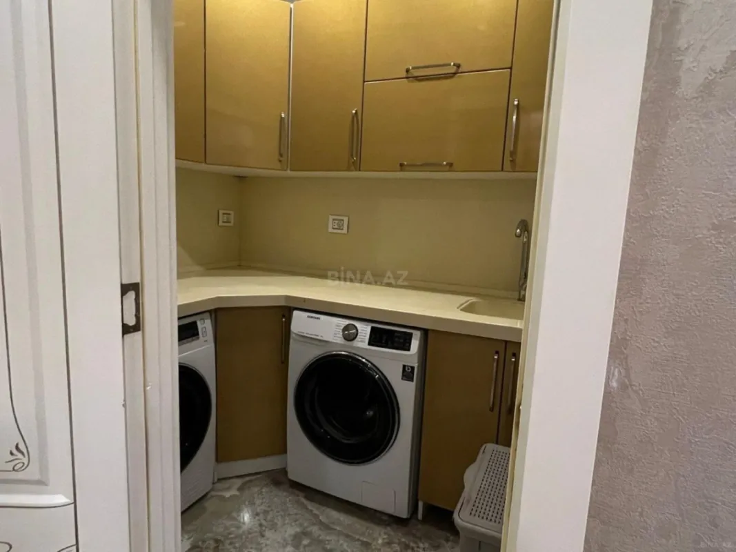 Kirayə verilir 4 otaqlı mənzil 181 m²