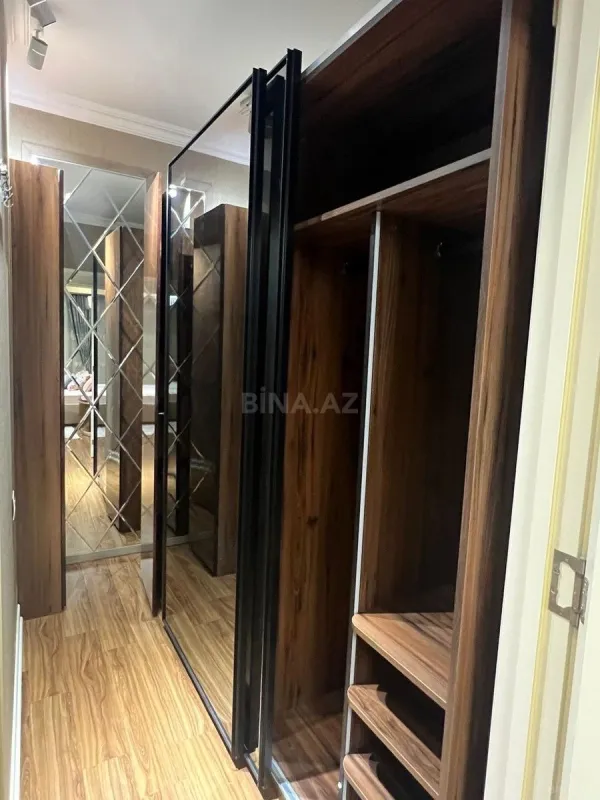 Kirayə verilir 4 otaqlı mənzil 181 m²