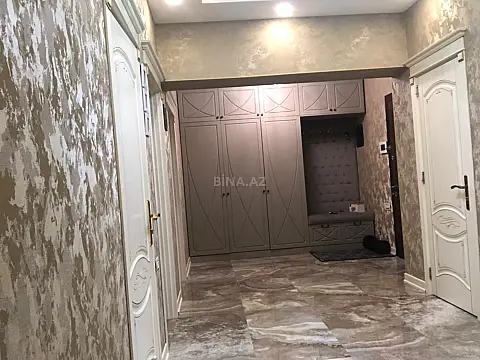 Kirayə verilir 4 otaqlı mənzil 181 m²