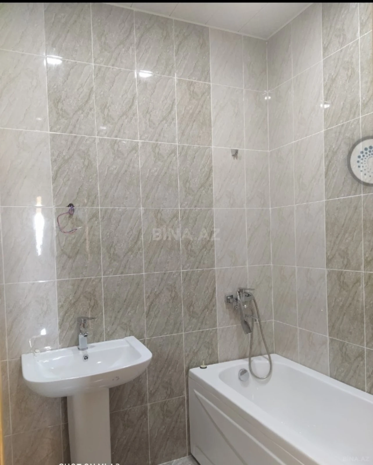 Satılır 2 otaqlı mənzil 90 m²