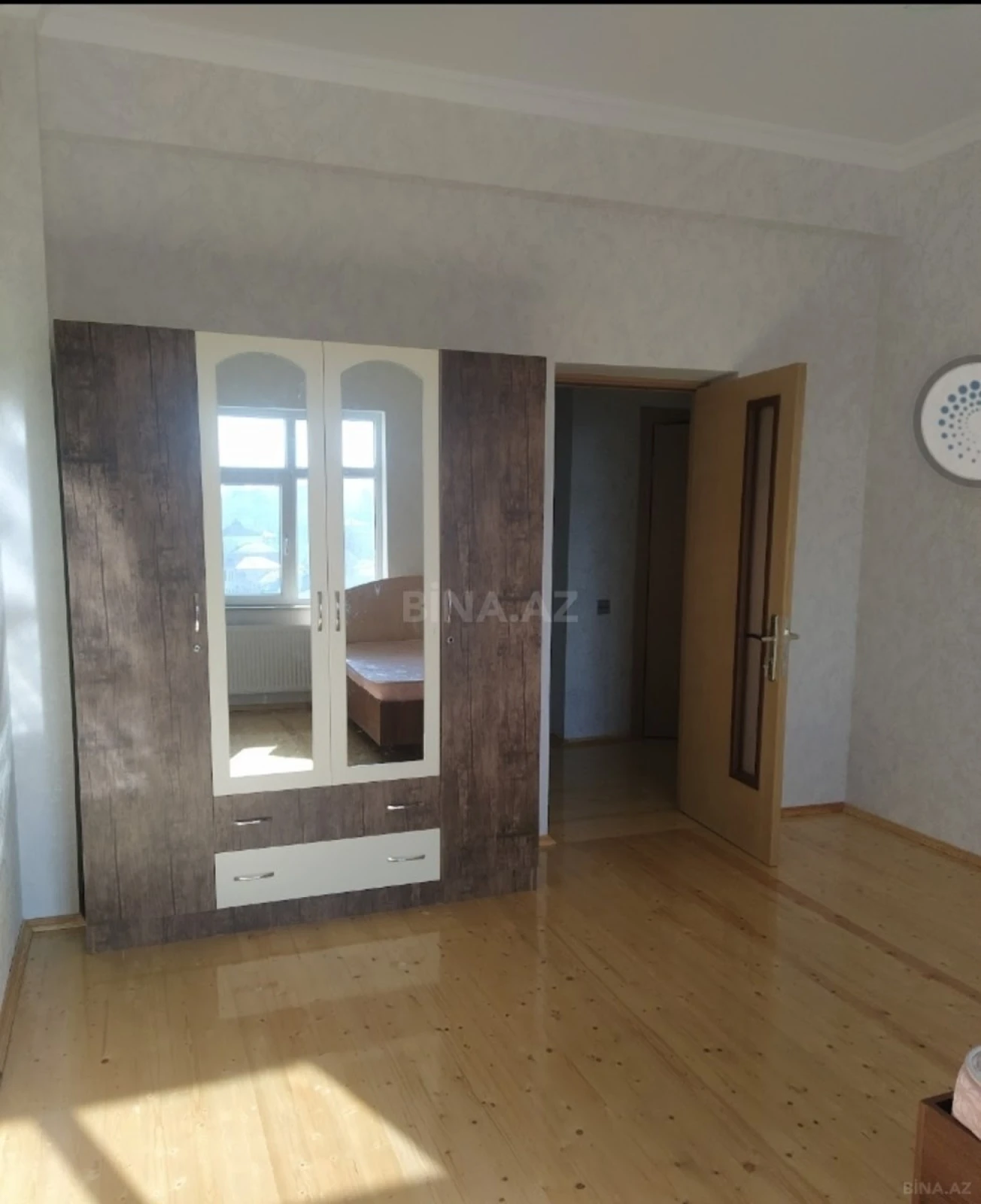 Satılır 2 otaqlı mənzil 90 m²