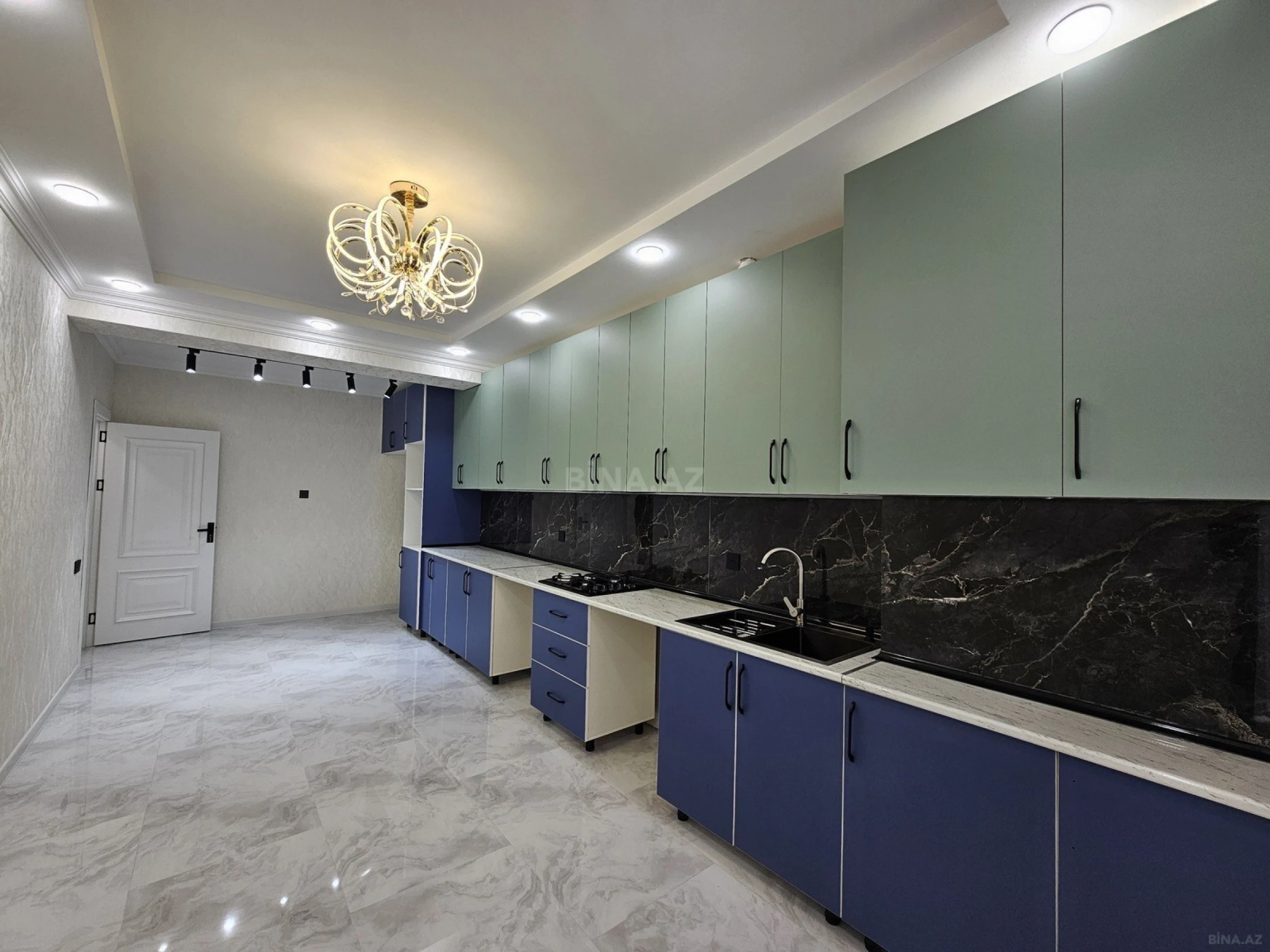 Satılır 3 otaqlı mənzil 105 m²