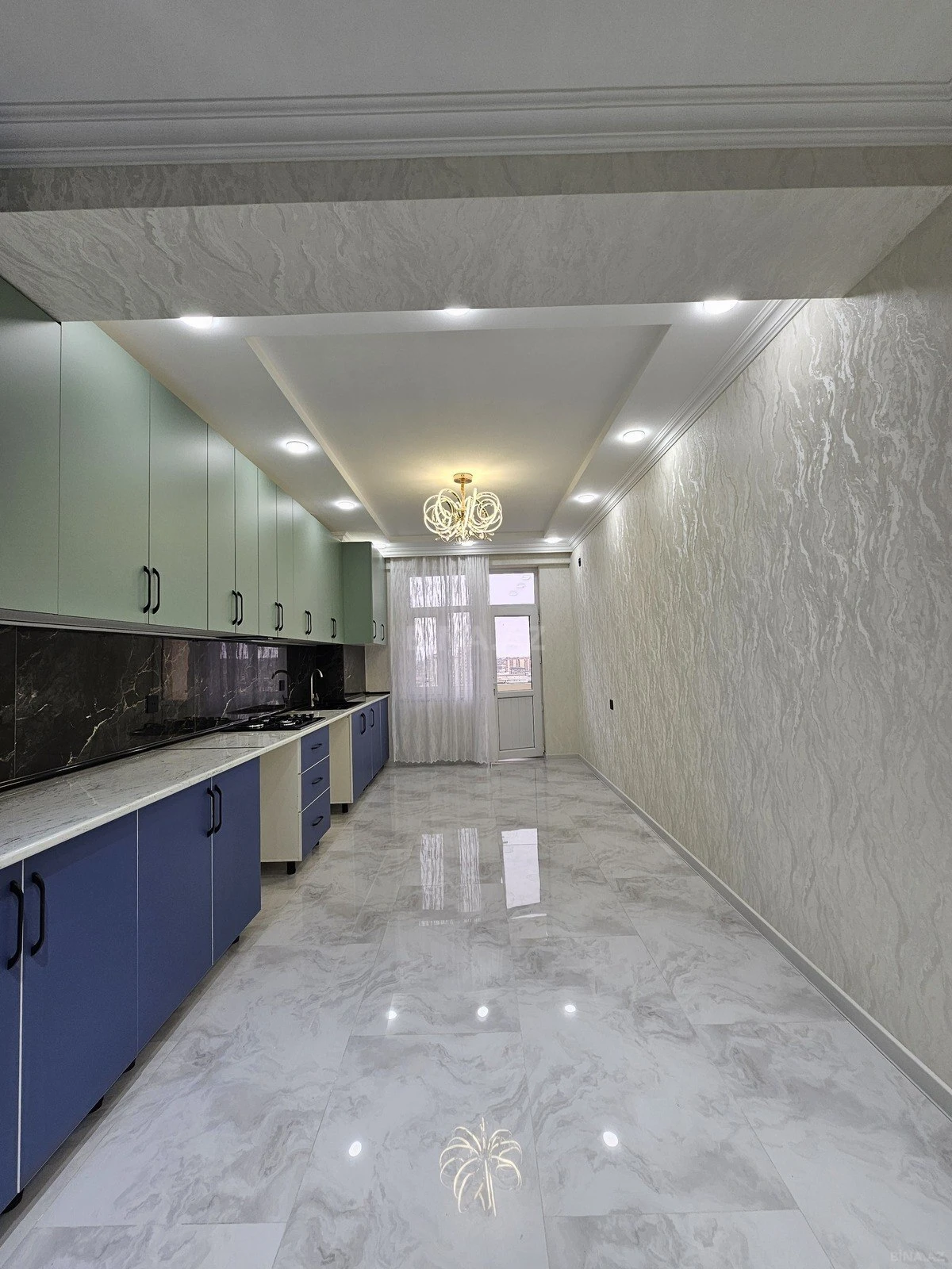 Satılır 3 otaqlı mənzil 105 m²