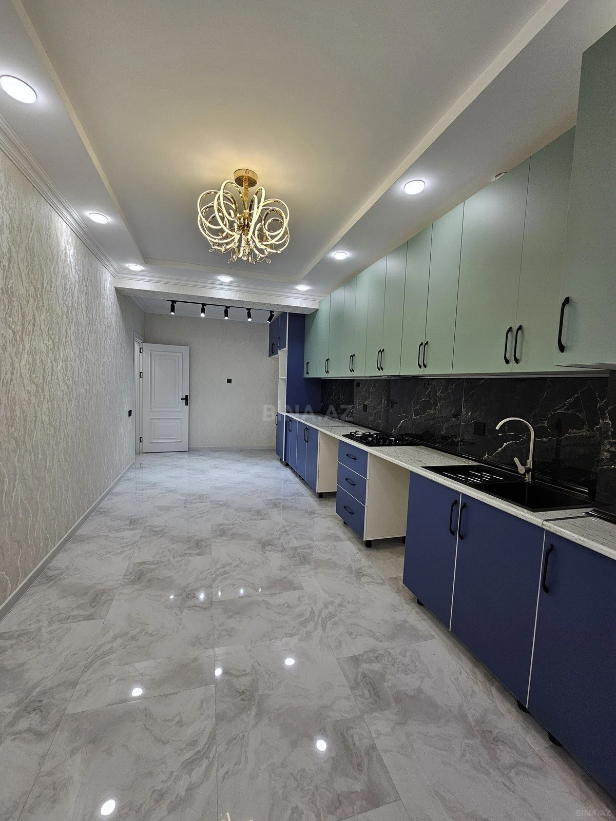 Satılır 3 otaqlı mənzil 105 m²