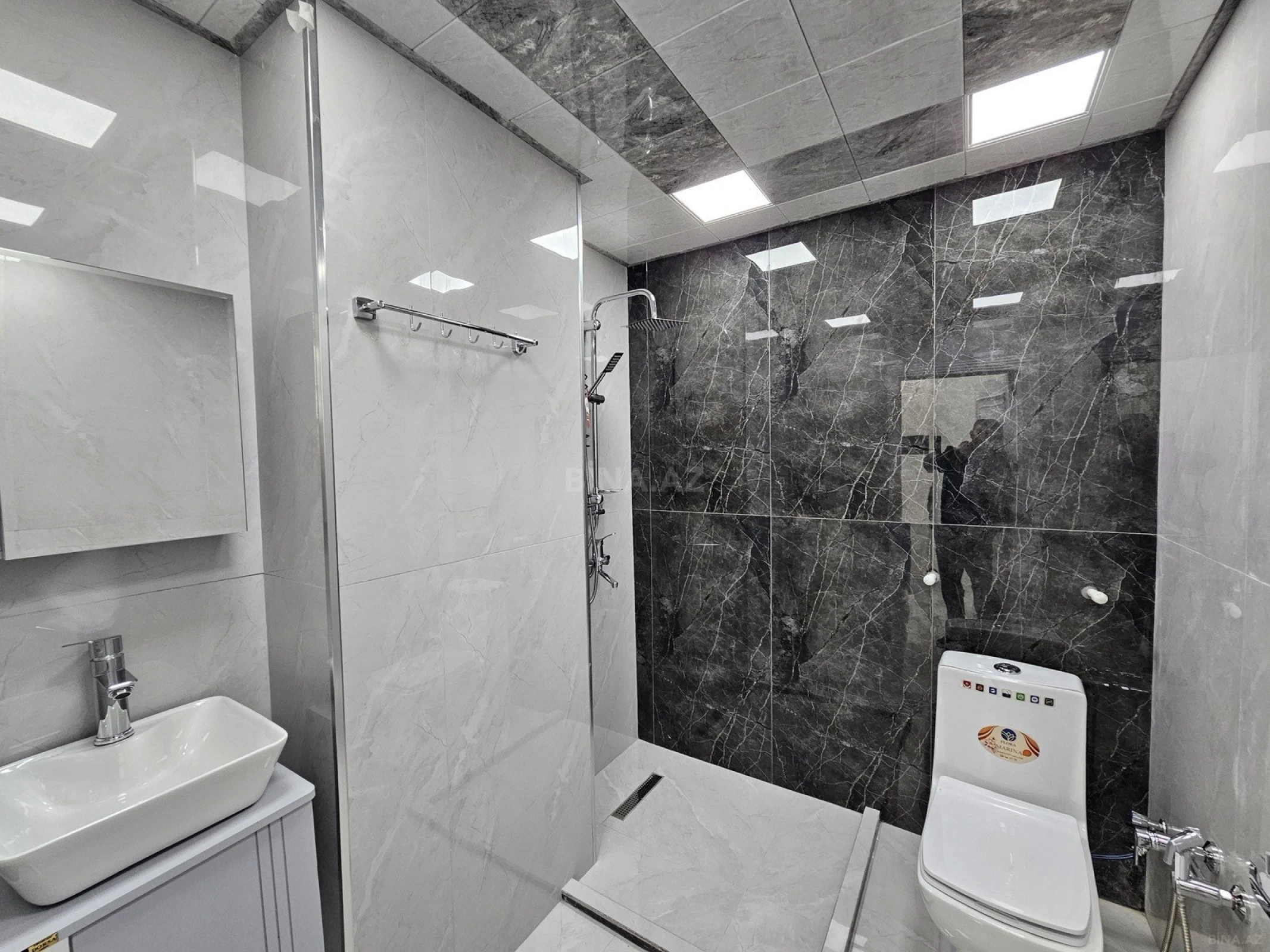 Satılır 3 otaqlı mənzil 105 m²