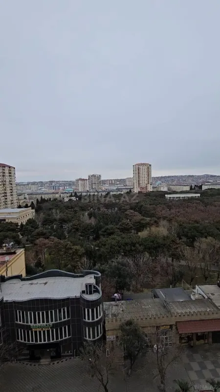 Satılır 3 otaqlı mənzil 105 m²