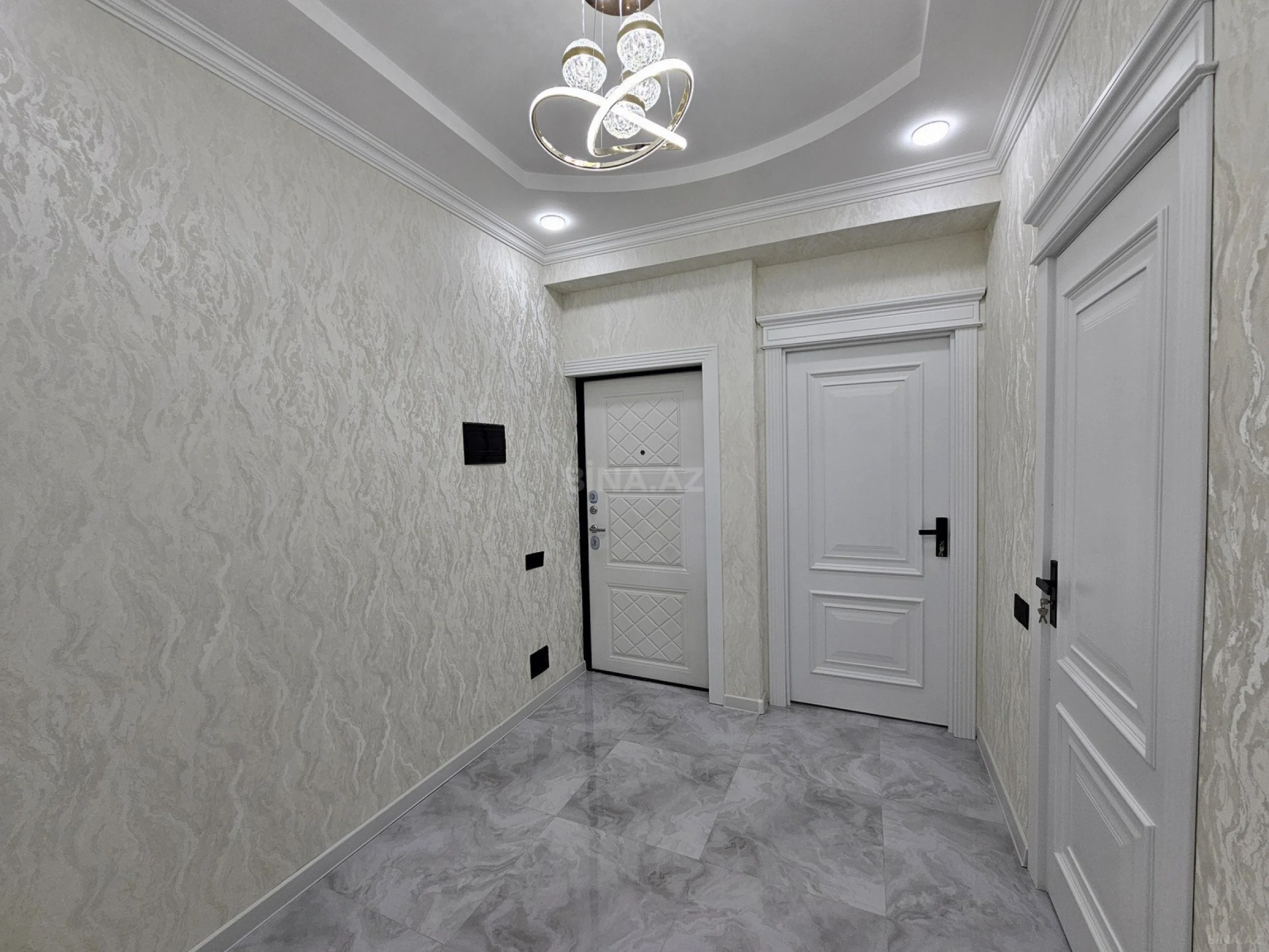 Satılır 3 otaqlı mənzil 105 m²