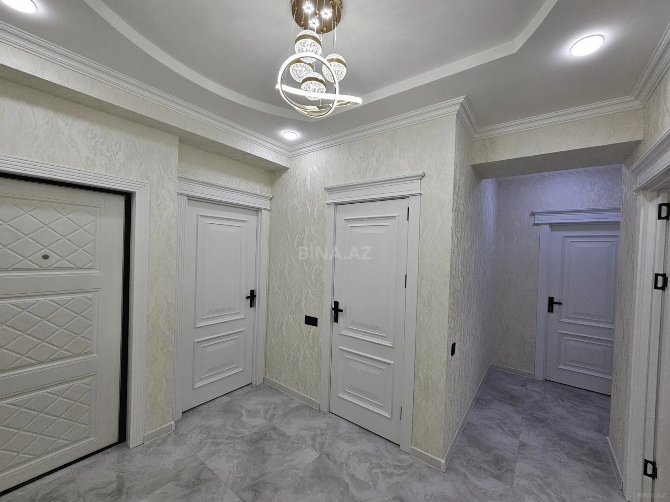 Satılır 3 otaqlı mənzil 105 m²