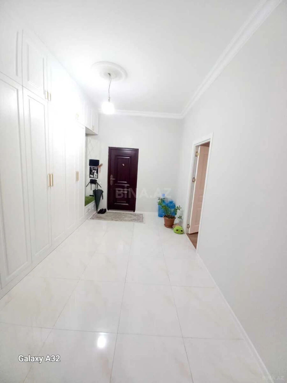 Satılır 3 otaqlı mənzil 130 m²