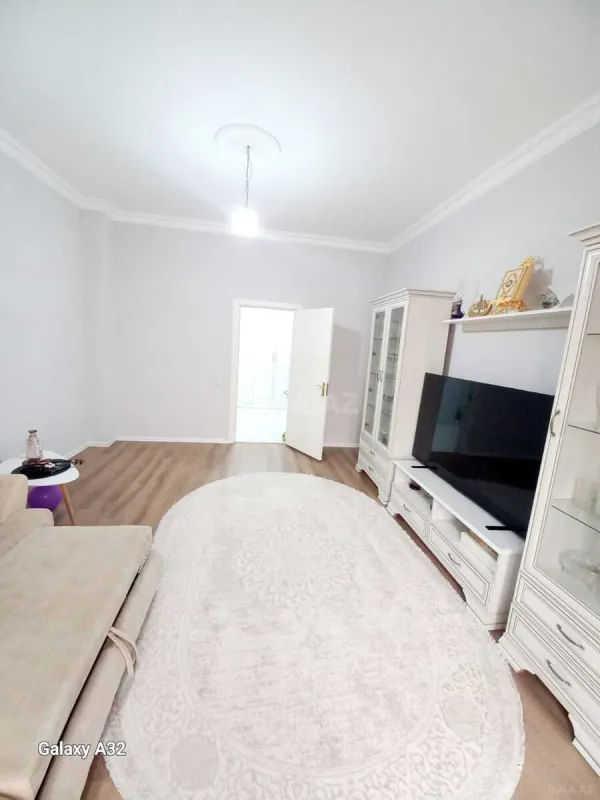 Satılır 3 otaqlı mənzil 130 m²