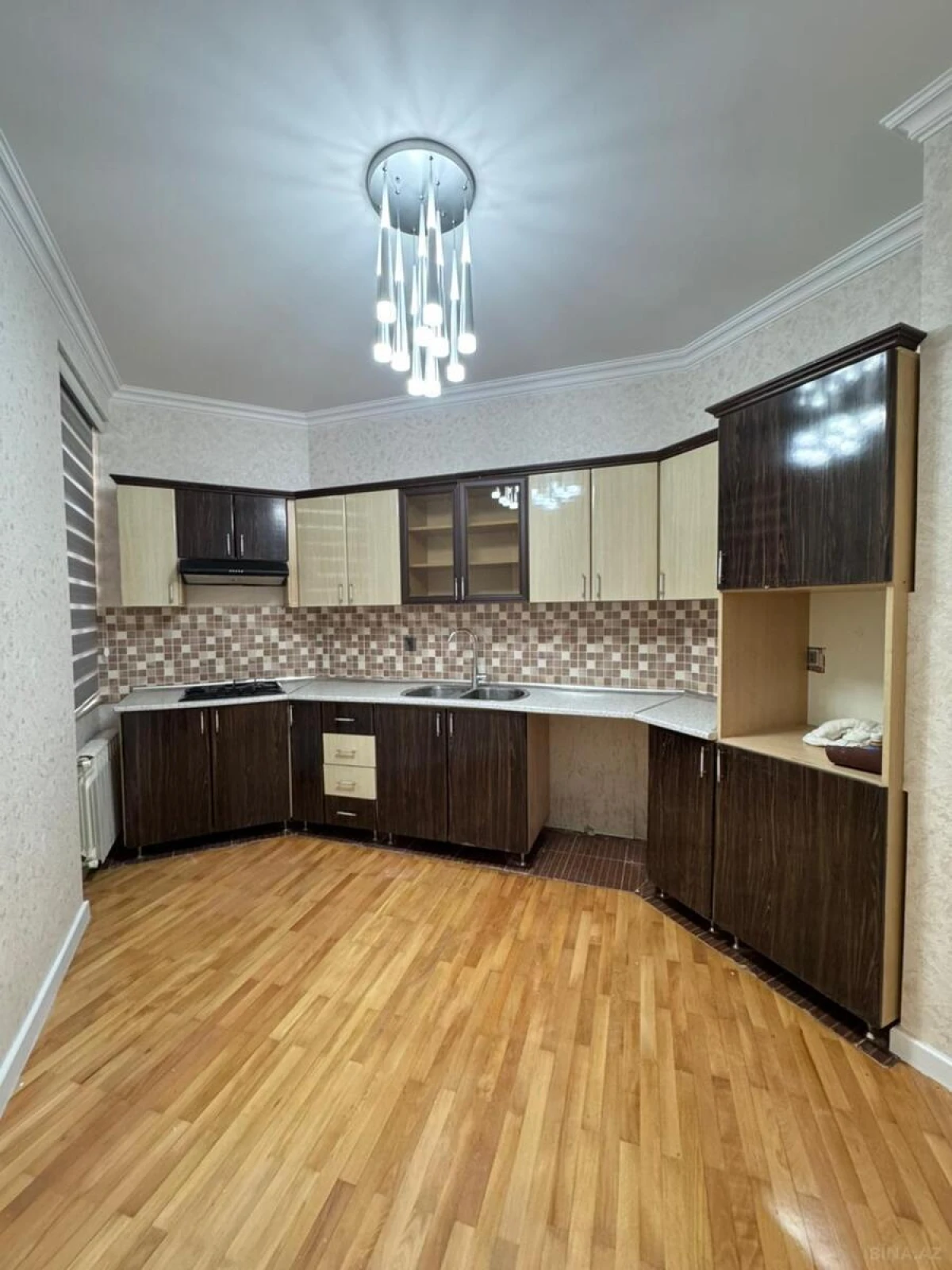 Satılır 2 otaqlı mənzil 75 m²