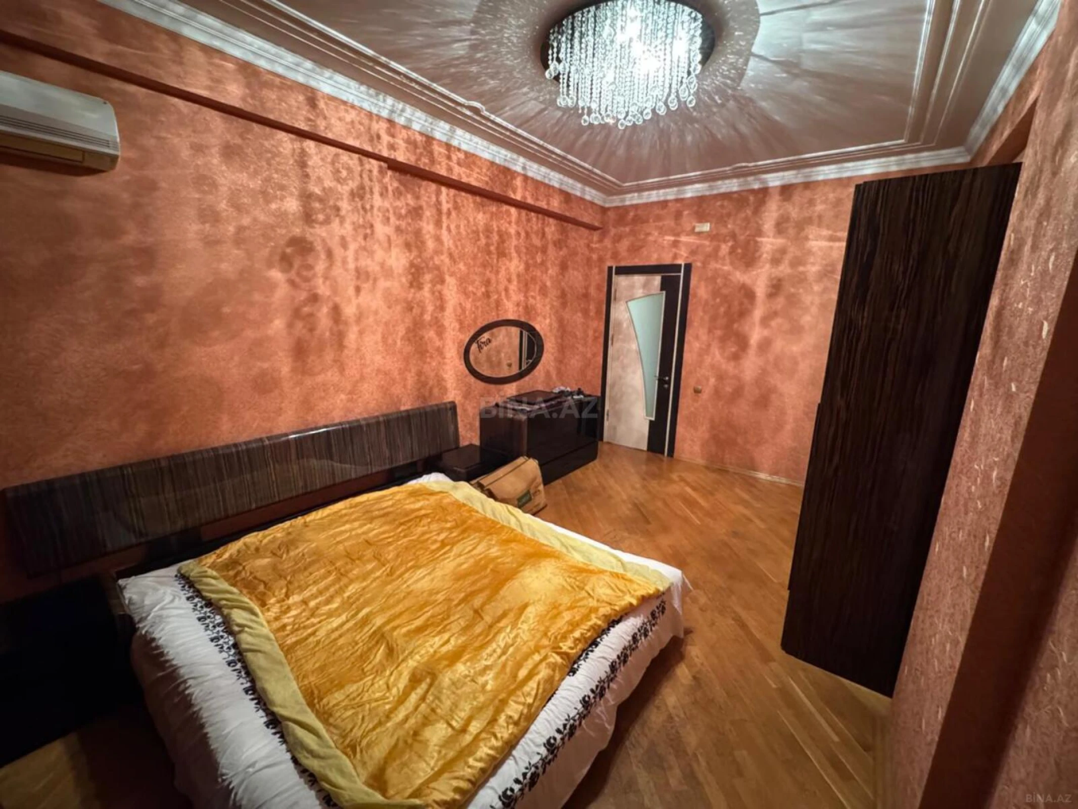 Satılır 3 otaqlı mənzil 150 m²