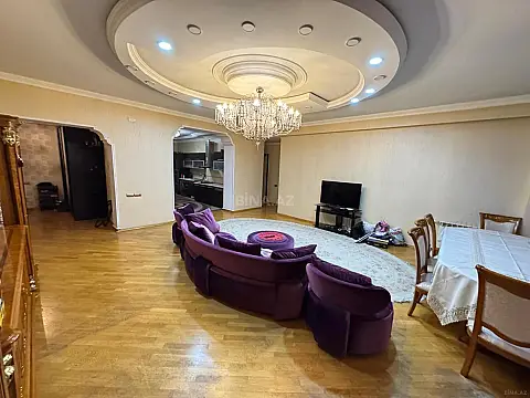 Satılır 3 otaqlı mənzil 150 m²